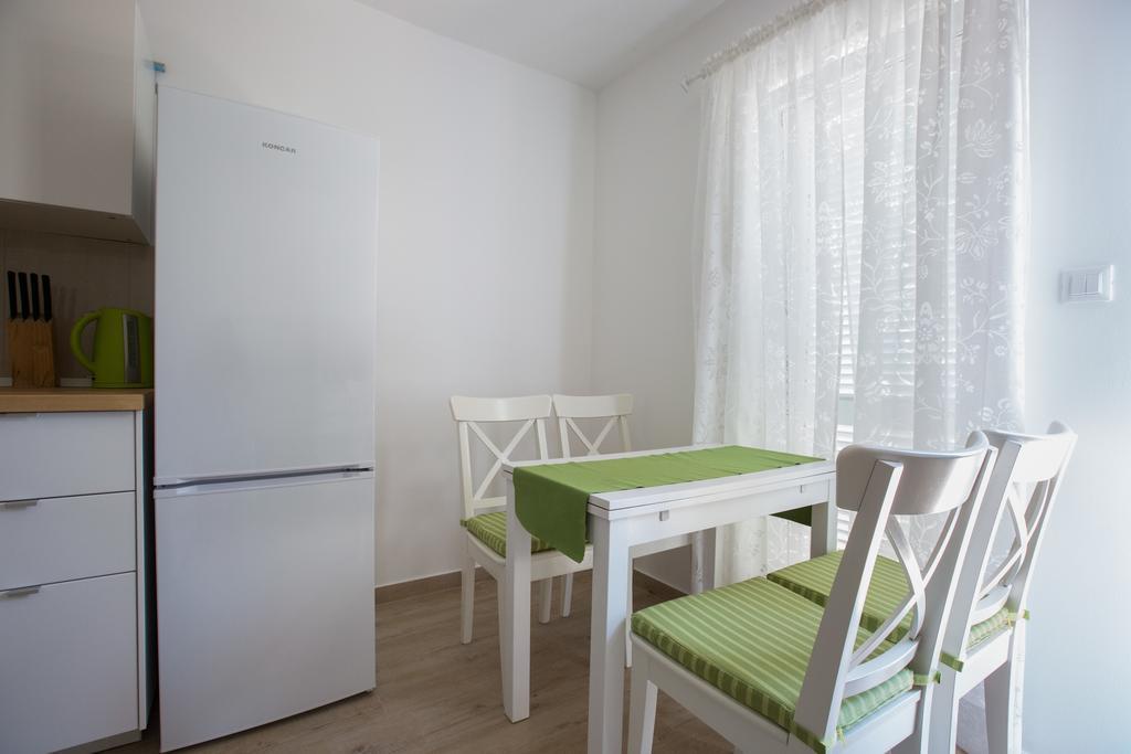 Apartments Irina Icici Bagian luar foto