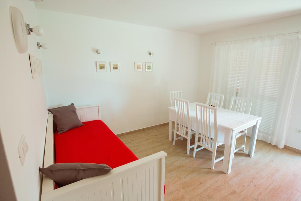Apartments Irina Icici Bagian luar foto