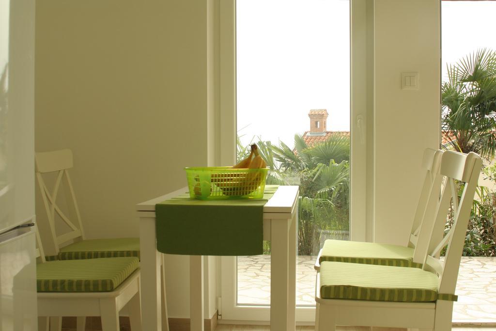 Apartments Irina Icici Bagian luar foto
